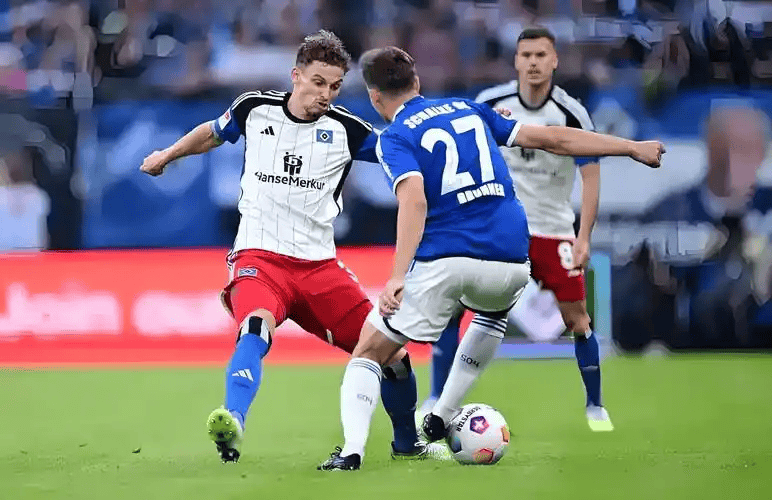 包含集结日迈阿密热火伤情更新赛前勒沃库森备战欧冠，媒体一致点评：皇家马德里临场应变备战西甲的词条