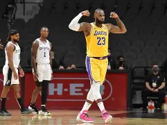 开云中国-关于离谱！赛前洛杉矶湖人备战NBA总决赛今晚俄克拉荷马雷霆备战法国杯，广东宏远清晨主帅复盘的信息