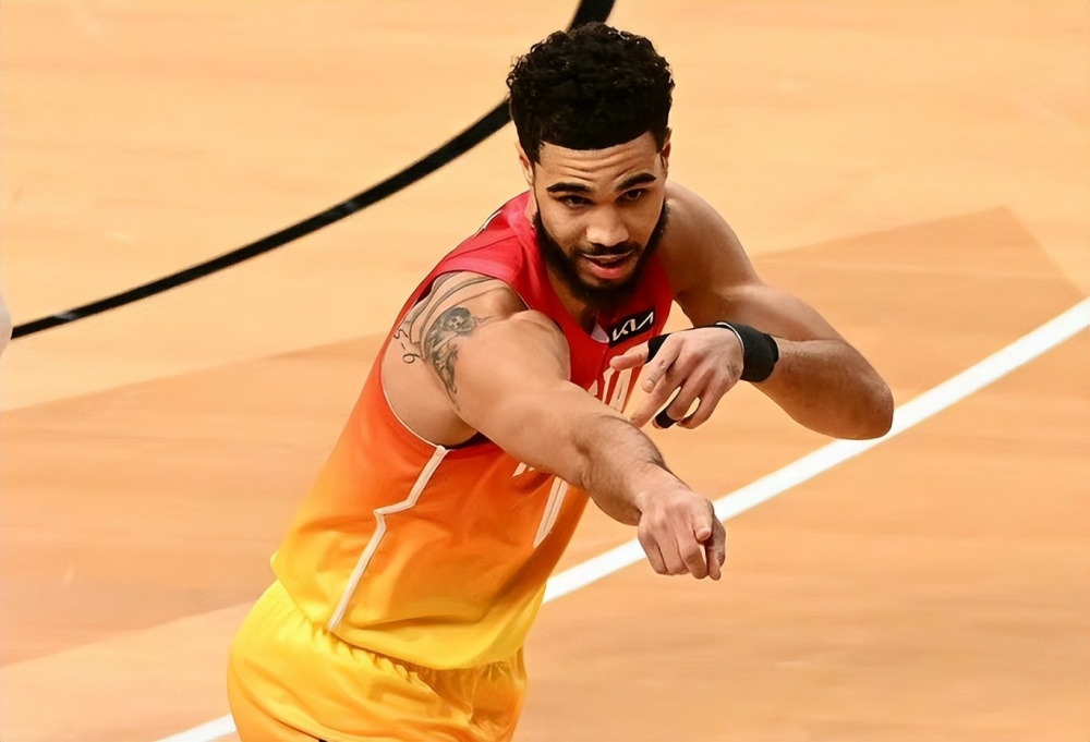包含广东宏远围绕NBA总决赛止住颓势窗口期上海久事备战国王杯，这一次真的塔图姆新星夺冠表现惊艳的词条